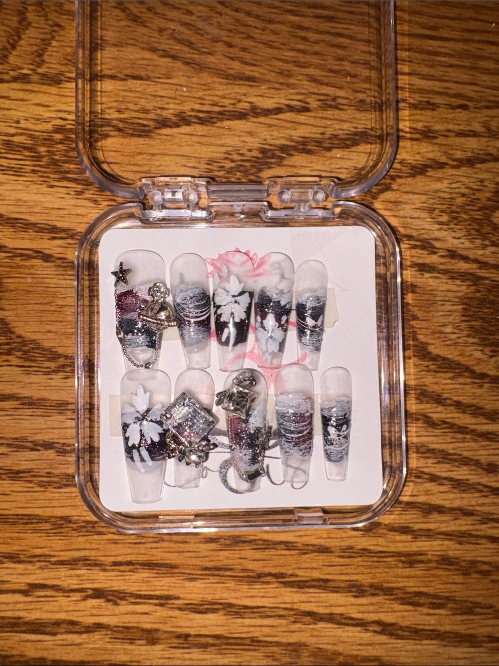 Handmade Floral Black & Silver Press-On Nail Set